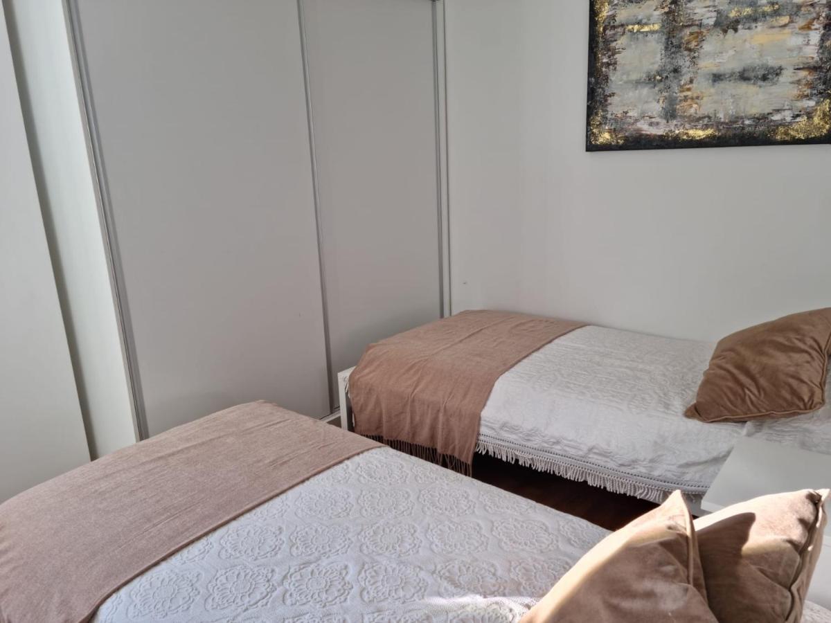 Guest House Ruceel Aroeira อัลมาดา ภายนอก รูปภาพ